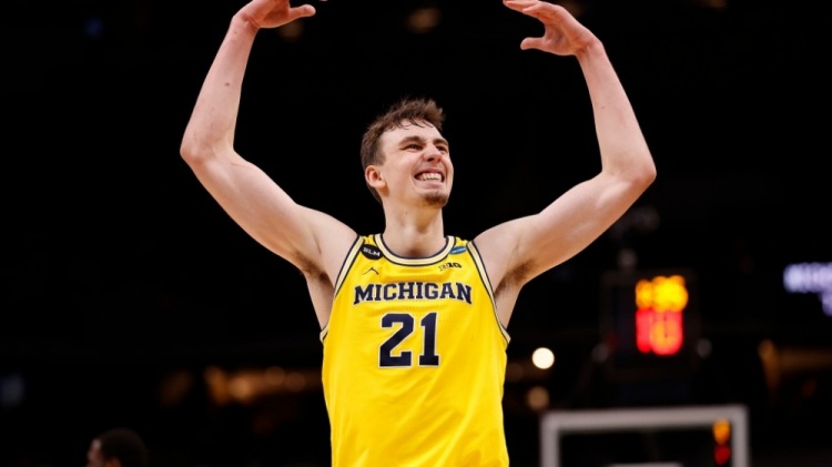 避免边路传 避免边路传