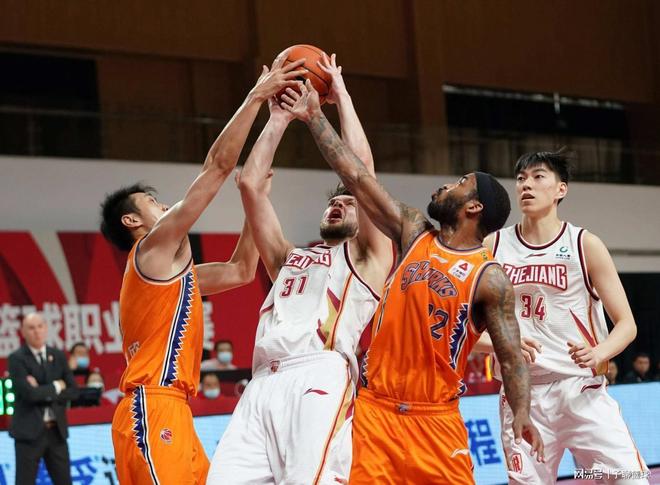 杀出重围 杀出重围