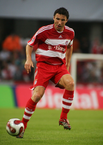 在攻防两端 在攻防两端