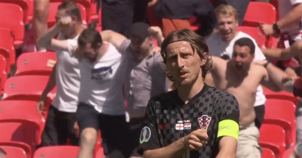 英超第19轮，阿斯顿维拉主场迎战布莱顿，双方激战全场.