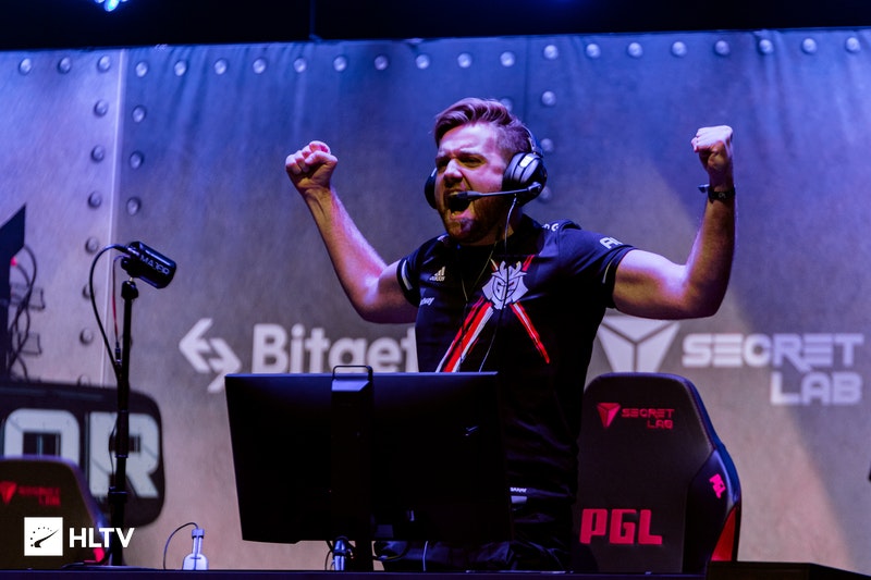 着风险与机 着风险与机